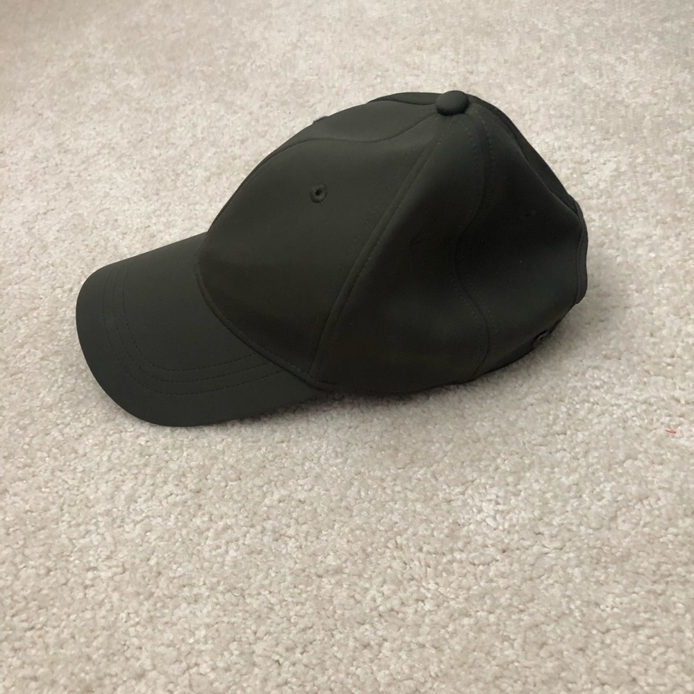 EUC💚 Lululemon Olive Green Hat
